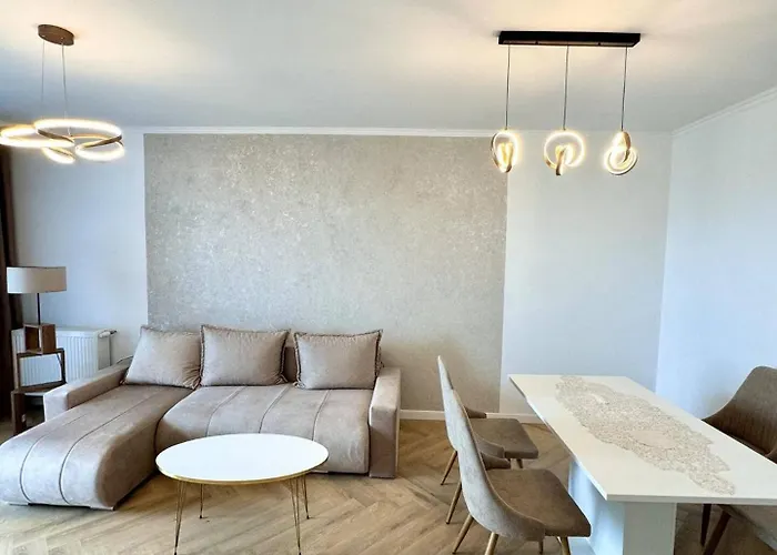 Lake View Luxury Apartament